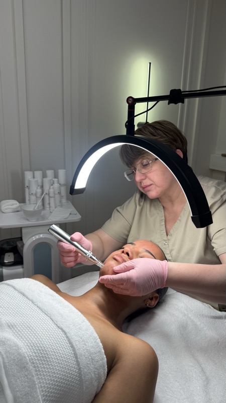 Microneedling mit Dermapen